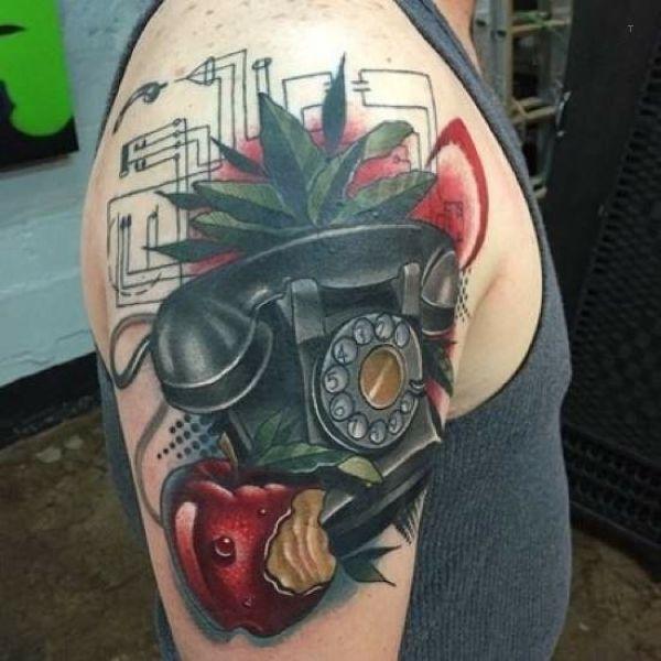 tattoo, Apple Telephone An oldschool disc telephone